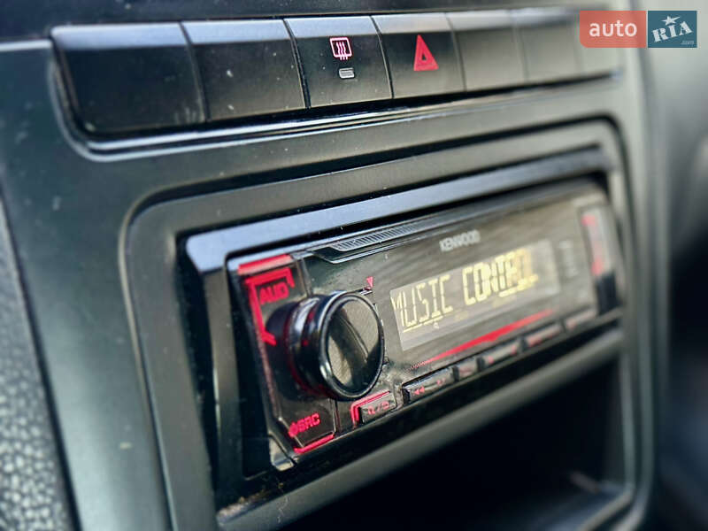 Седан Volkswagen Polo 2017 в Киеве