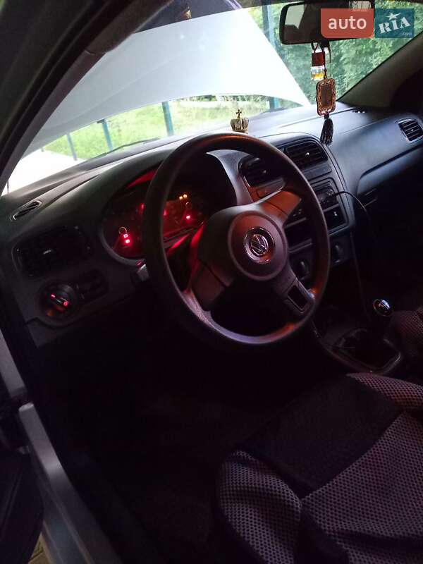 Седан Volkswagen Polo 2012 в Саврані