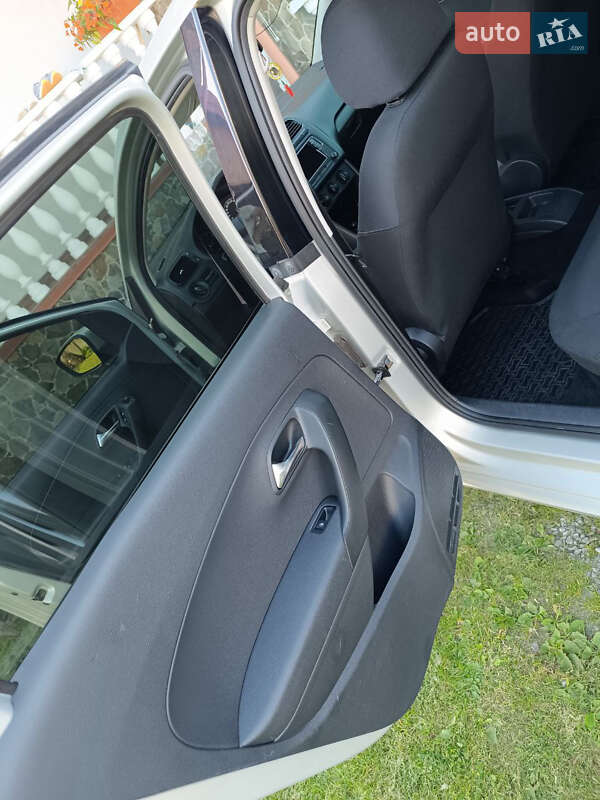 Седан Volkswagen Polo 2012 в Львові