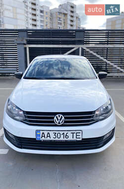 Седан Volkswagen Polo 2017 в Киеве
