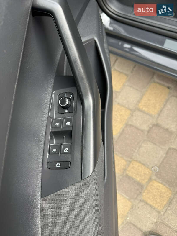 Хетчбек Volkswagen Polo 2019 в Сваляві