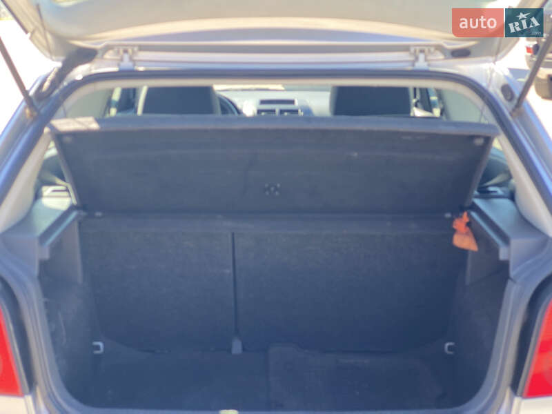 Хэтчбек Volkswagen Polo 2003 в Киеве