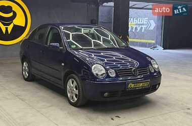 Седан Volkswagen Polo 2004 в Черновцах
