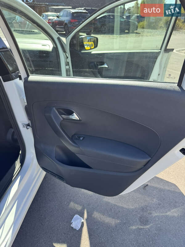 Седан Volkswagen Polo 2015 в Києві фото 13 Седан Volkswagen Polo 2015 в Києві