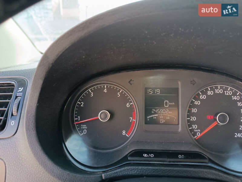 Седан Volkswagen Polo 2016 в Дніпрі