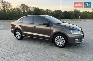 Седан Volkswagen Polo 2016 в Желтых Водах