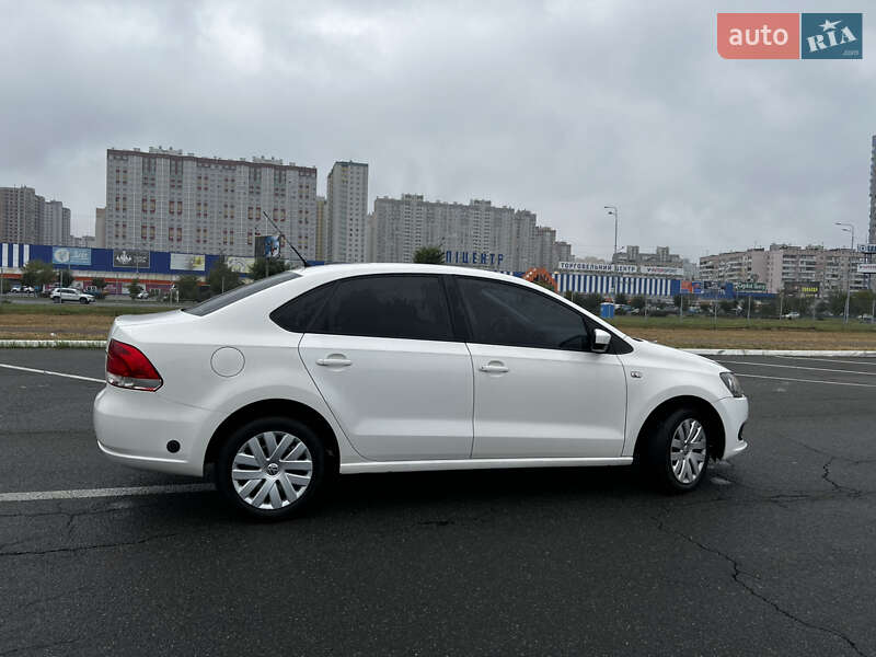 Седан Volkswagen Polo 2012 в Киеве