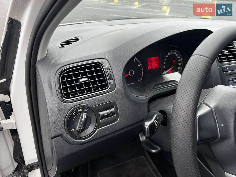 Седан Volkswagen Polo 2012 в Киеве