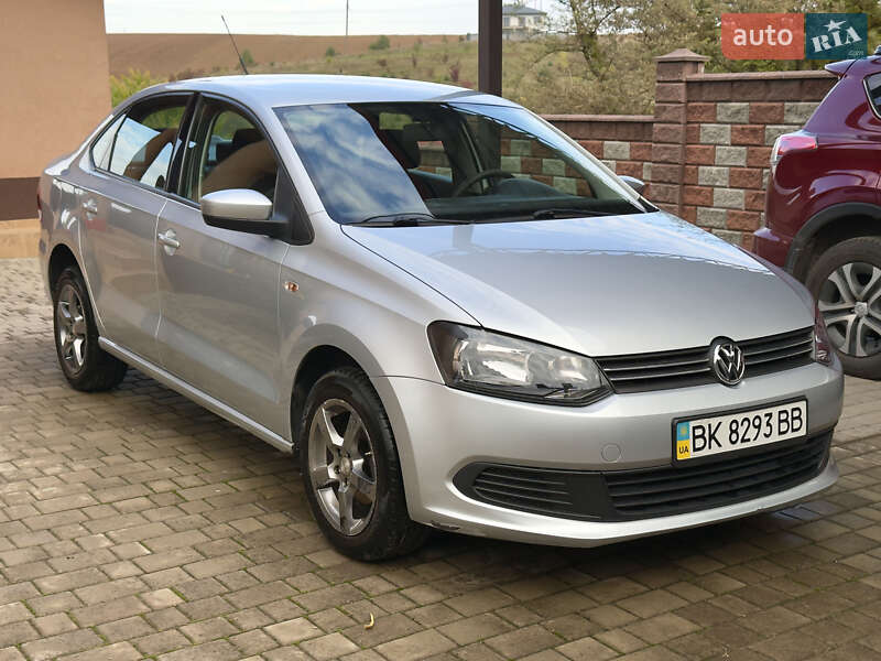 Седан Volkswagen Polo 2011 в Ровно фото 3 Седан Volkswagen Polo 2011 в Ровно