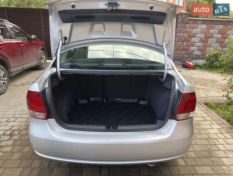 Седан Volkswagen Polo 2011 в Ровно фото 10 Седан Volkswagen Polo 2011 в Ровно