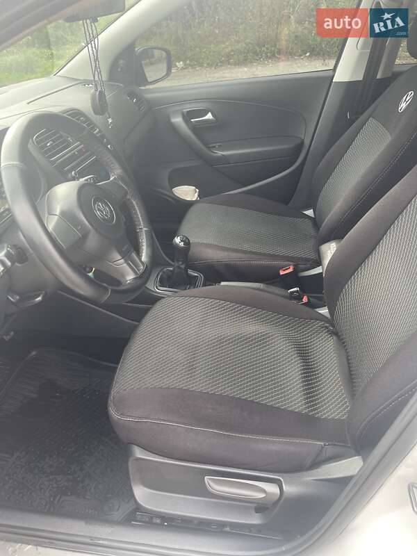 Седан Volkswagen Polo 2012 в Буську