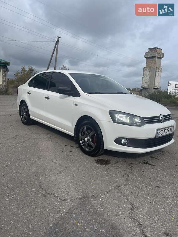 Седан Volkswagen Polo 2012 в Буську
