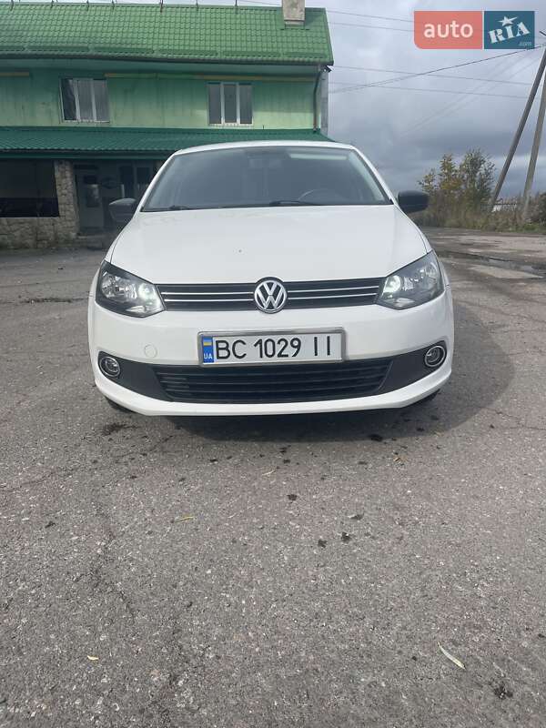 Седан Volkswagen Polo 2012 в Буську