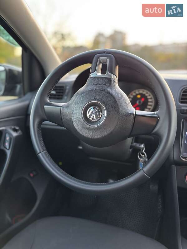 Седан Volkswagen Polo 2013 в Днепре