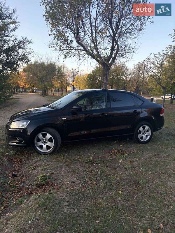 Седан Volkswagen Polo 2013 в Днепре