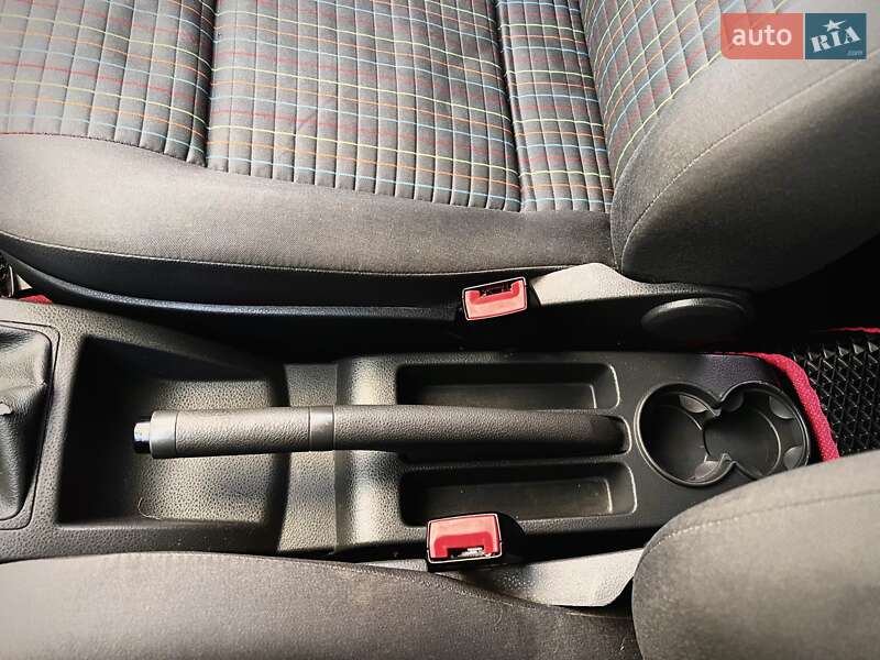 Хэтчбек Volkswagen Polo 2007 в Ровно