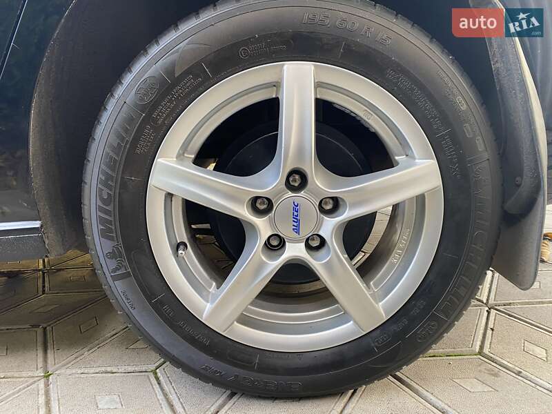 Седан Volkswagen Polo 2012 в Дружковке