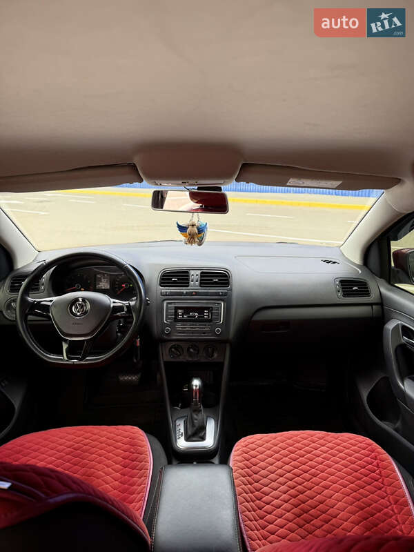 Седан Volkswagen Polo 2016 в Сумах