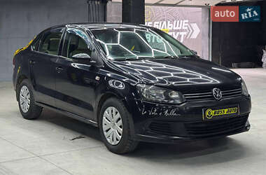 Седан Volkswagen Polo 2011 в Черновцах