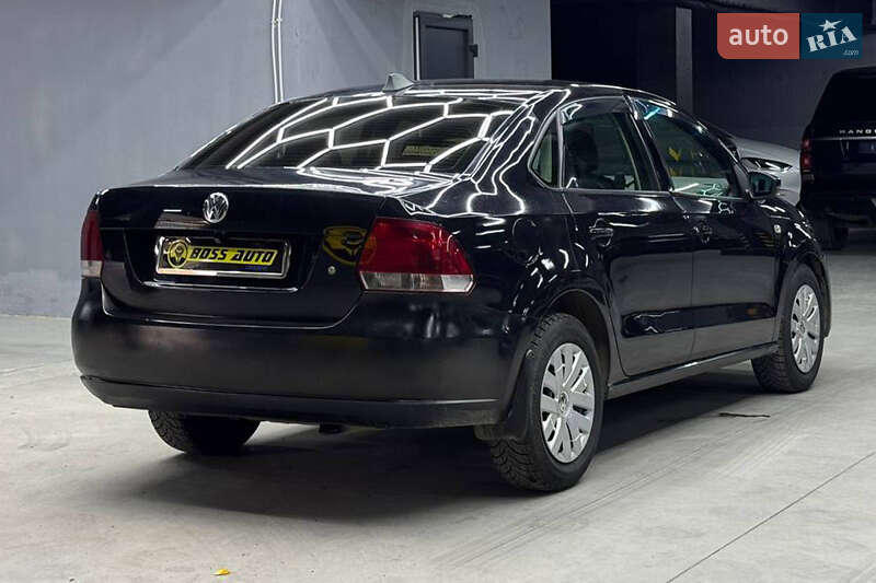 Седан Volkswagen Polo 2011 в Черновцах