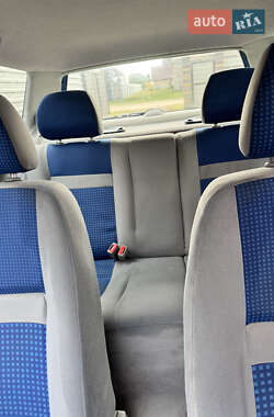 Хэтчбек Volkswagen Polo 2001 в  фото 5 Хэтчбек Volkswagen Polo 2001 в