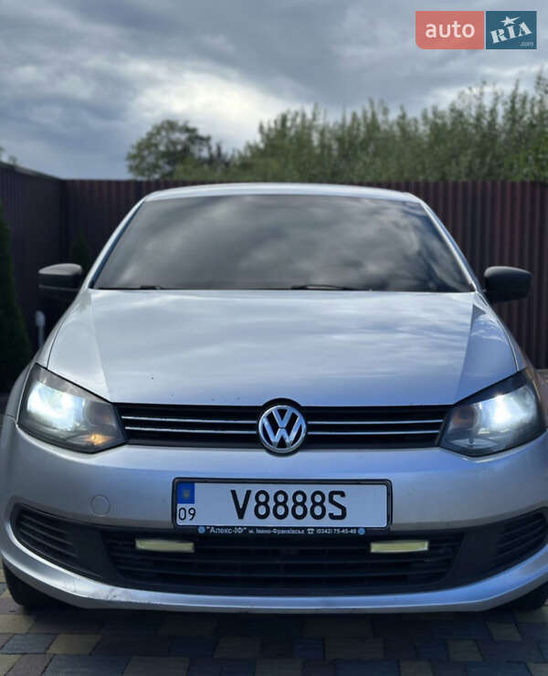 Седан Volkswagen Polo 2012 в Надвірній
