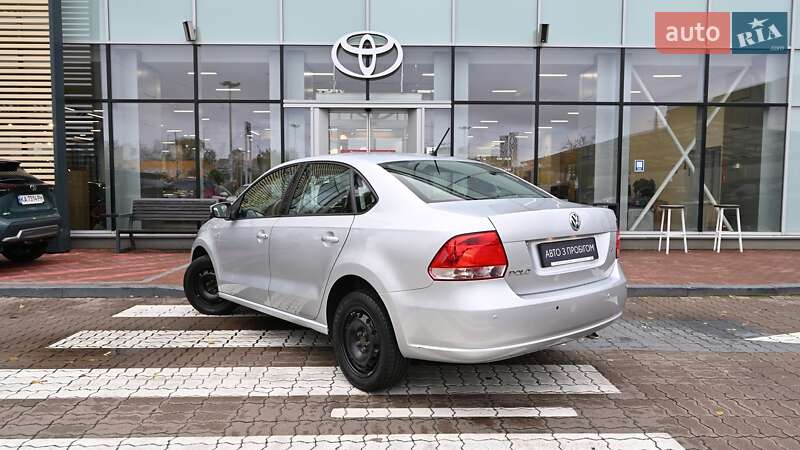 Седан Volkswagen Polo 2013 в Киеве