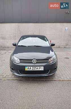 Седан Volkswagen Polo 2013 в Киеве