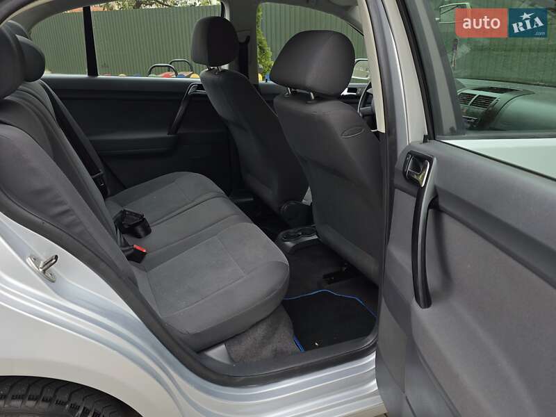 Хэтчбек Volkswagen Polo 2004 в Тернополе