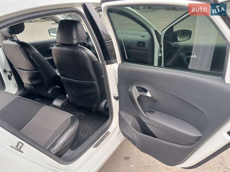 Седан Volkswagen Polo 2016 в Николаеве фото 15 Седан Volkswagen Polo 2016 в Николаеве