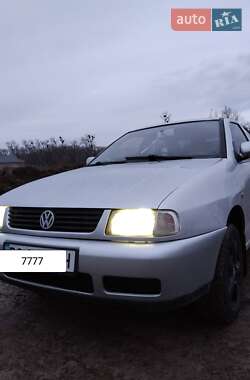 Седан Volkswagen Polo 2000 в Новому Розділі