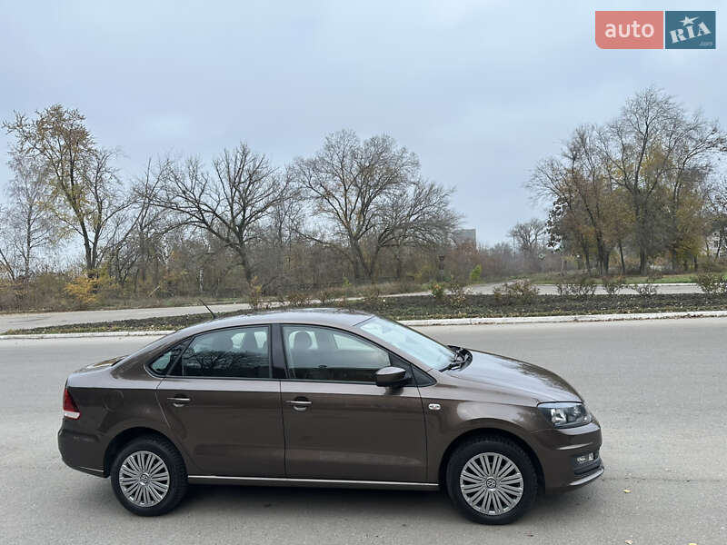 Седан Volkswagen Polo 2017 в Желтых Водах
