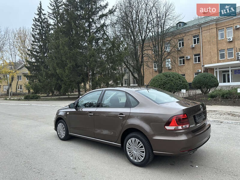 Седан Volkswagen Polo 2017 в Желтых Водах