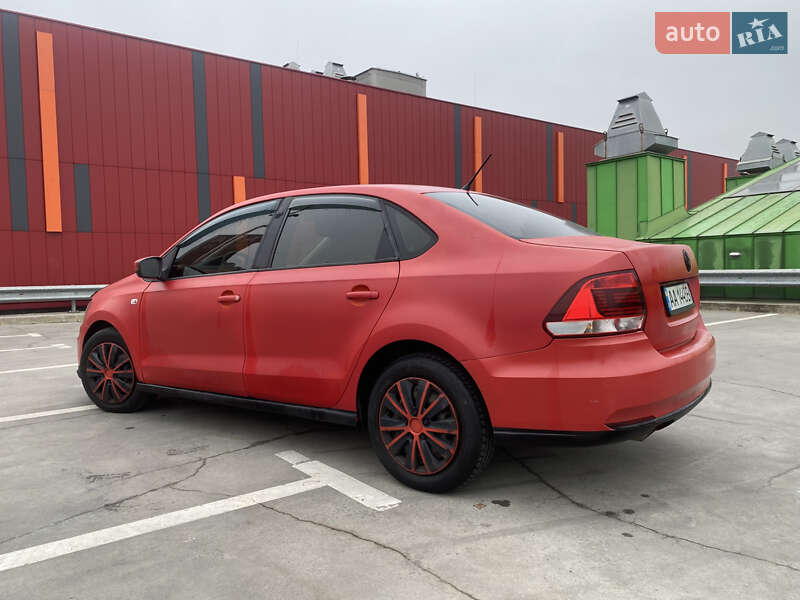 Седан Volkswagen Polo 2016 в Киеве