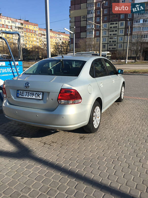 Седан Volkswagen Polo 2013 в Днепре