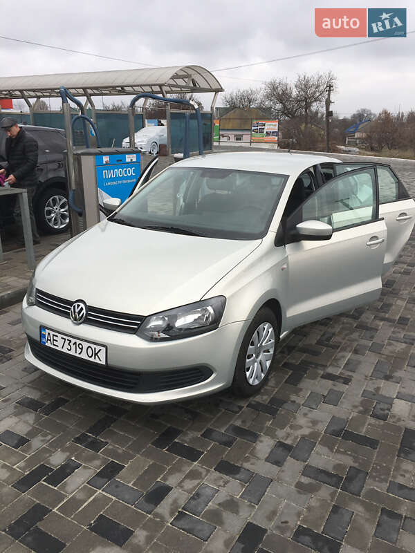 Седан Volkswagen Polo 2013 в Днепре