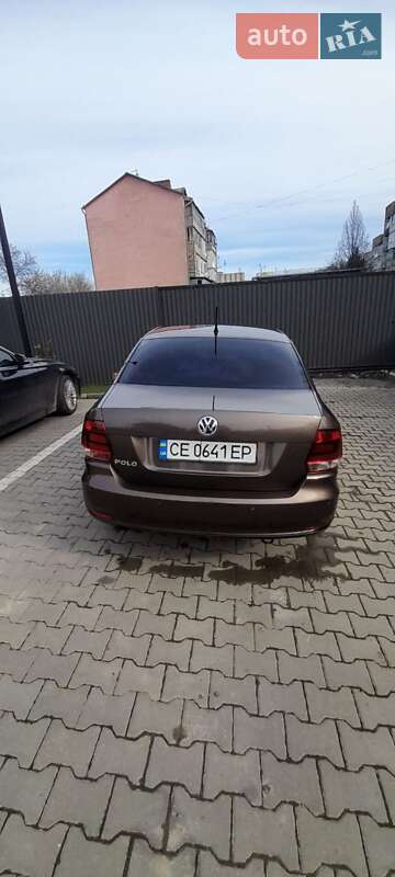 Седан Volkswagen Polo 2016 в Черновцах