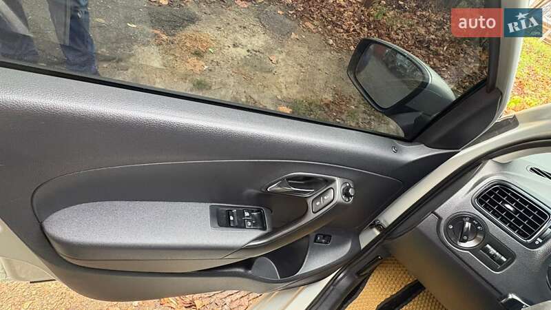Седан Volkswagen Polo 2013 в Буче фото 14 Седан Volkswagen Polo 2013 в Буче