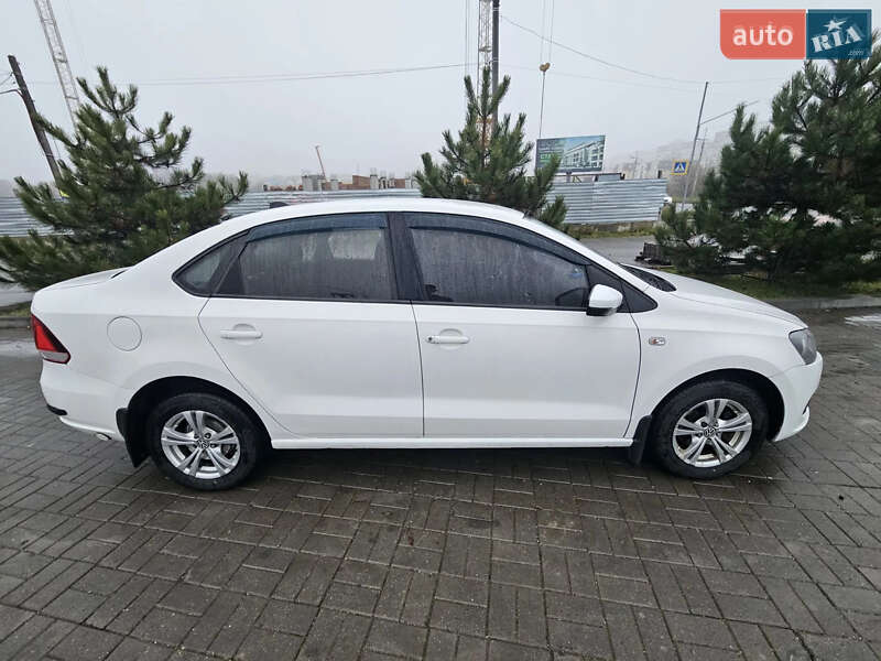 Седан Volkswagen Polo 2012 в Хмельницком
