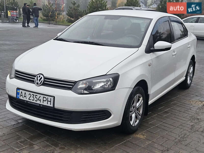 Седан Volkswagen Polo 2012 в Хмельницком