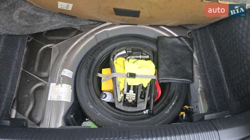 Хэтчбек Volkswagen Polo 2014 в Харькове