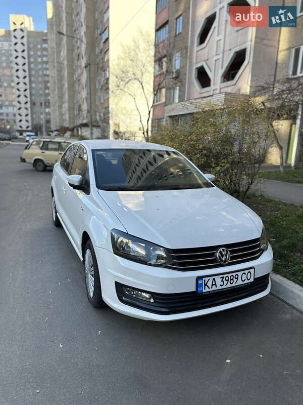 Седан Volkswagen Polo 2017 в Киеве