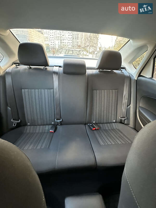 Седан Volkswagen Polo 2017 в Киеве