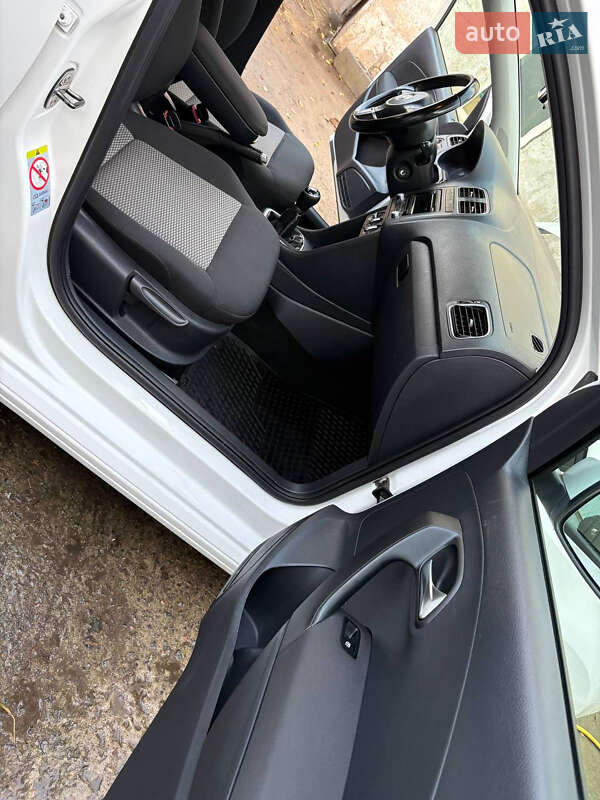 Хэтчбек Volkswagen Polo 2012 в Кривом Роге