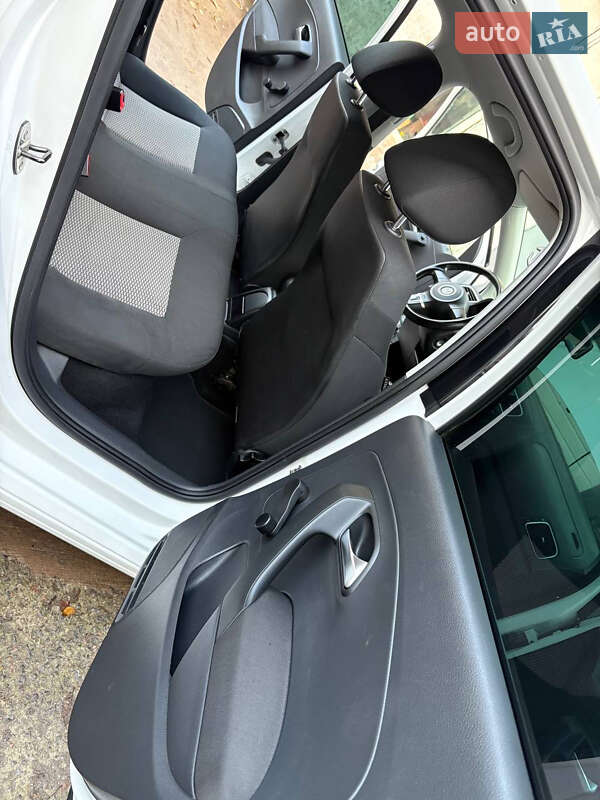 Хэтчбек Volkswagen Polo 2012 в Кривом Роге