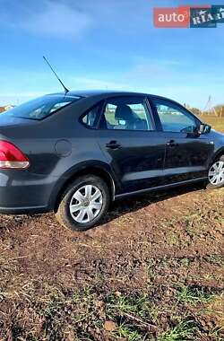 Седан Volkswagen Polo 2012 в Хмельницком