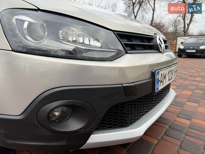Хэтчбек Volkswagen Polo 2011 в Житомире