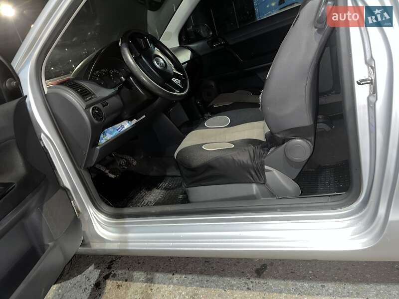 Хэтчбек Volkswagen Polo 2005 в Черновцах