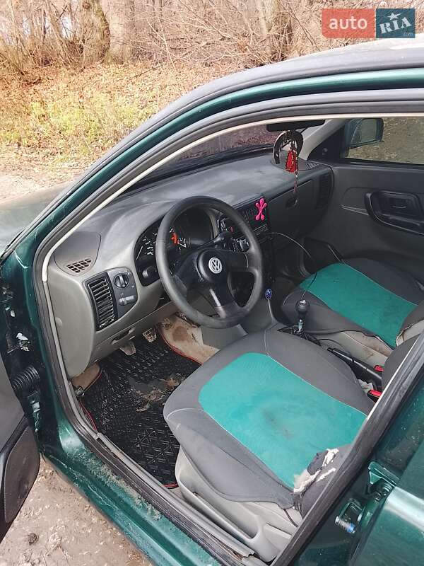 Седан Volkswagen Polo 1998 в Теофиполе