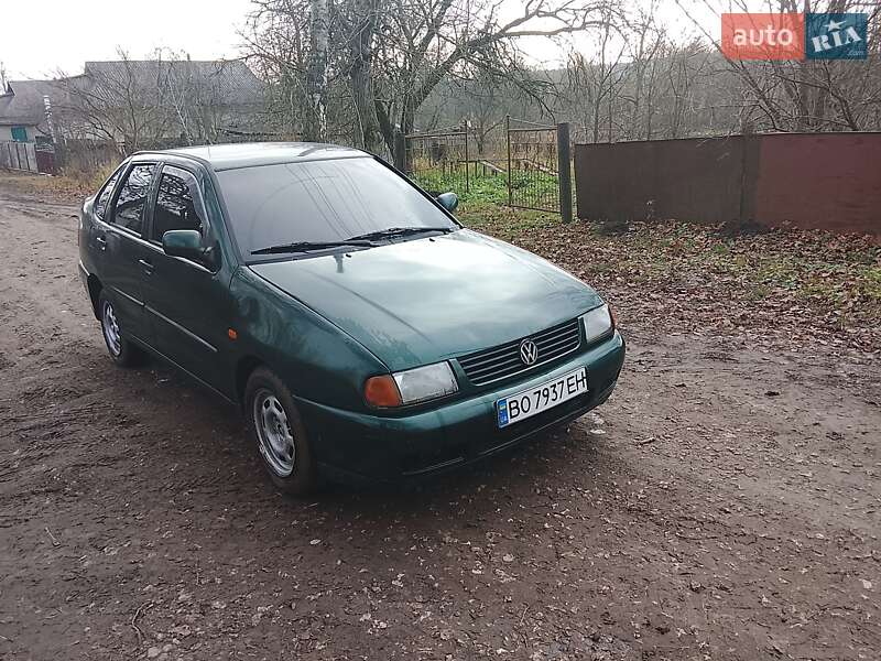 Седан Volkswagen Polo 1998 в Теофиполе